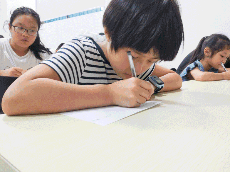 学员这么认真,老师,教练们自然也是全力以赴.